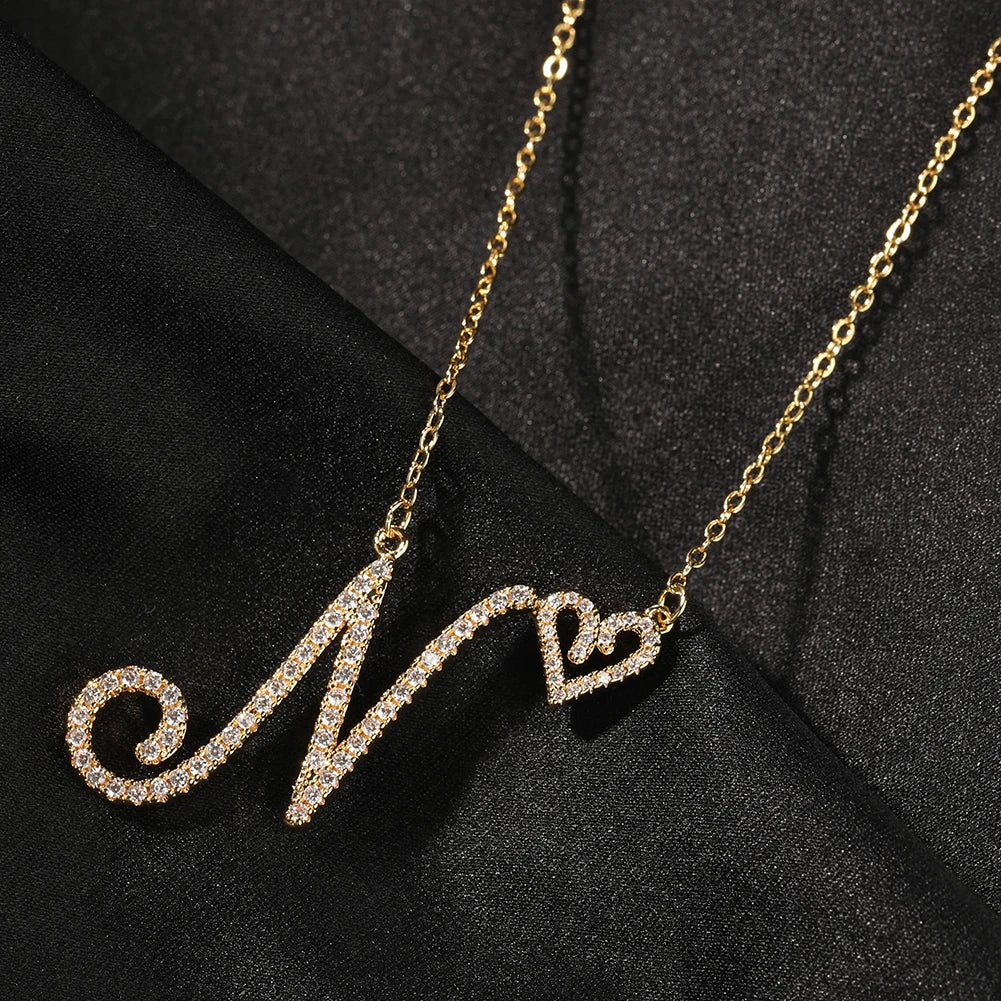 Initial Letter Necklace 18K Gold - パーソナライズされたイニシャルネックレス ハート型レターペンダント ジルコンダイヤモンド 18Kゴールドメッキ カスタムユニークジュエリー 女性へのギフト