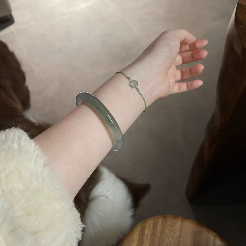 Bracelets - ミャンマー産アイスビューティー、オイルグリーンの半彫刻ブレスレット、細い丸型翡翠バングル、濃色のジェダイト