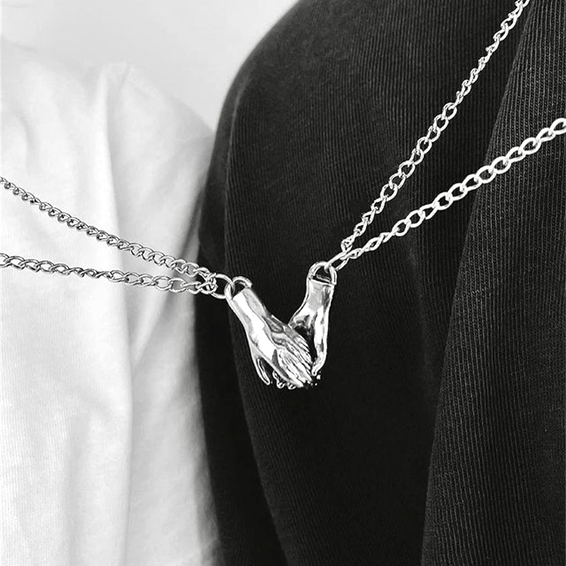 Magnetic Couple Matching Necklaces - 2個セット カップルお揃いネックレス シルバー マグネット式手つなぎペンダント チェーンネックレス ユニセックス