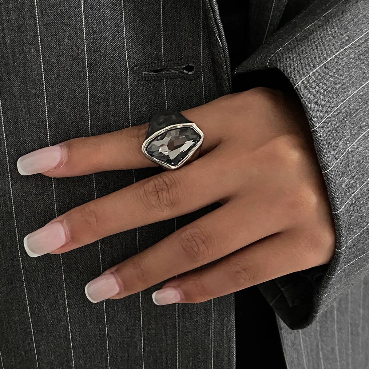Vintage Punk Knuckle Rings Set - Salircon ヴィンテージブラックアクリルラインストーンオープンリング女性パンク幾何学的なスクエアナックルリングセットパーティージュエリーアクセサリーギフト