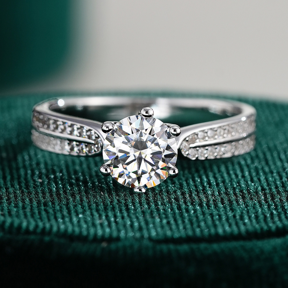 Moissanite Engagement Ring 1 Carat - 0.5/1/2/3カラット クラシック6爪モアッサナイト婚約指輪 925スターリングシルバー結婚指輪 女性男性用ジュエリー