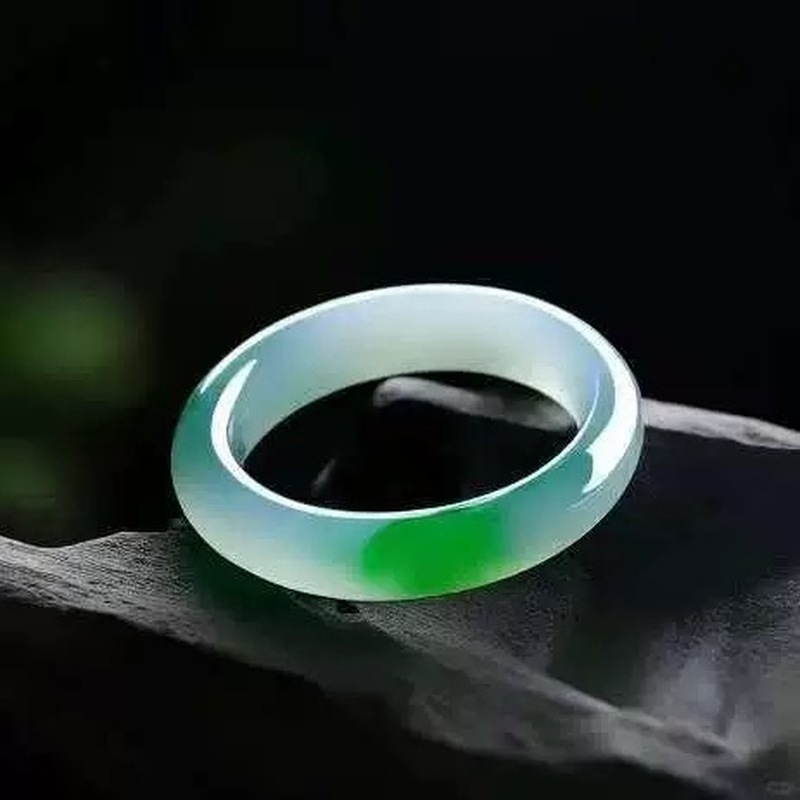 Bracelets - ミャンマー産ジェダイトブレスレット、氷蝋質、規則的な形状、春色、緑紫の花、淡い白に斑点あり