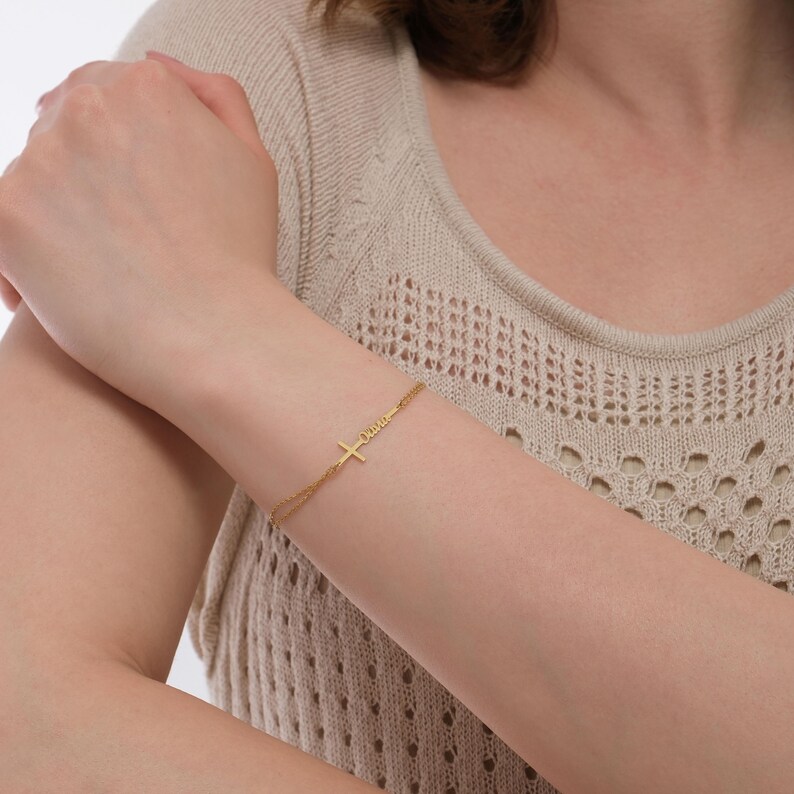 カスタム洗礼名入りブレスレット　パーソナライズステンレススチ - Cross Pendant Necklace Gold のレビューと価格