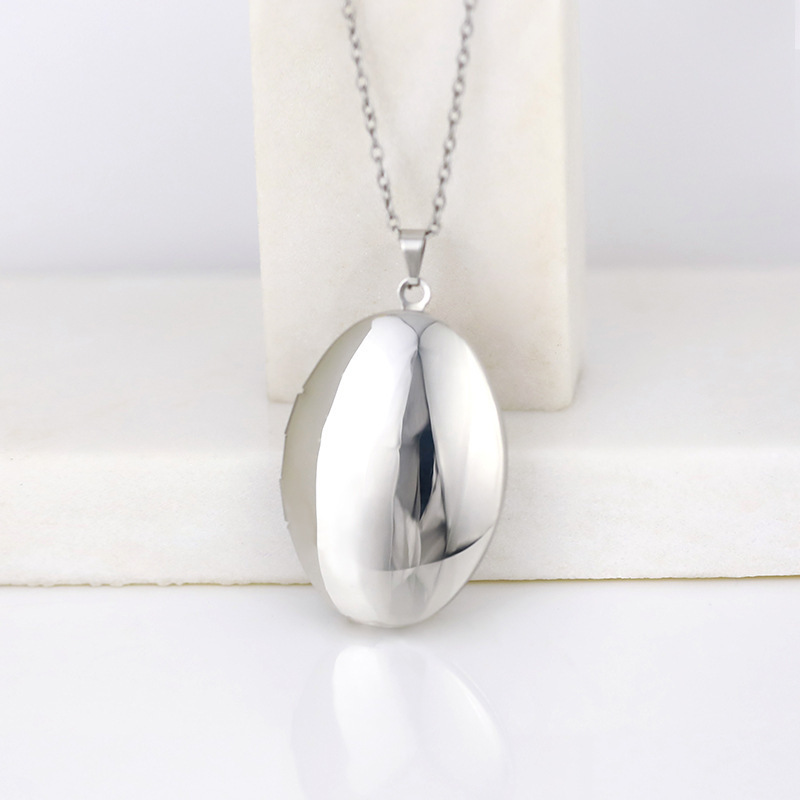 ヴィンテージシルバーカラーの開閉可能なオーバル型・スクエア型 - Heart Locket Necklace Photo のレビューと価格
