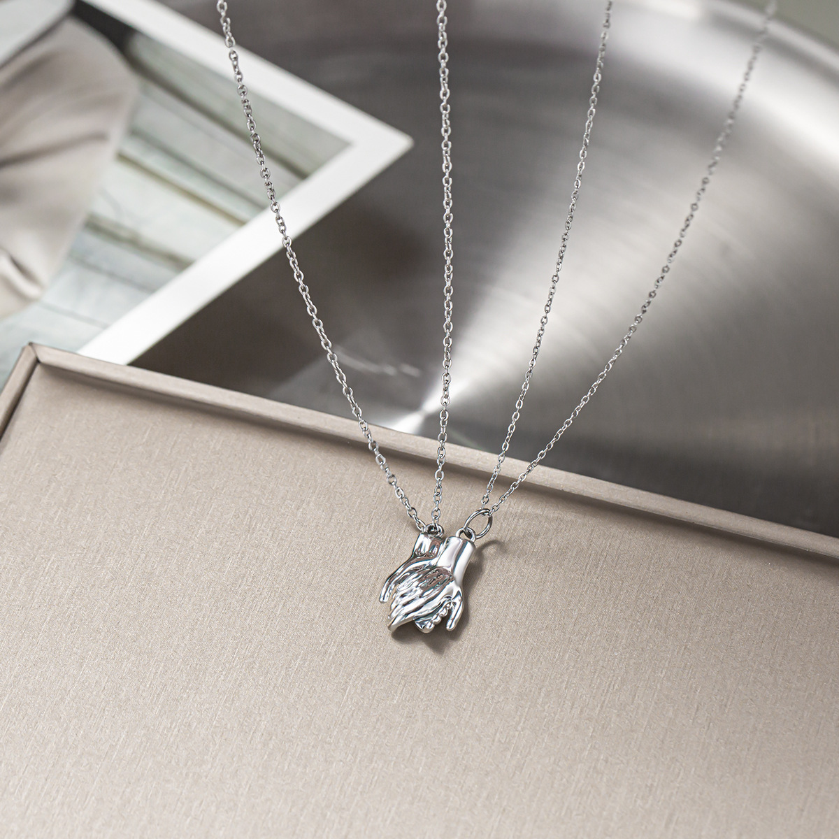 2個セット カップルお揃いネックレス シルバー マグネット式 - Magnetic Couple Matching Necklaces のレビューと価格
