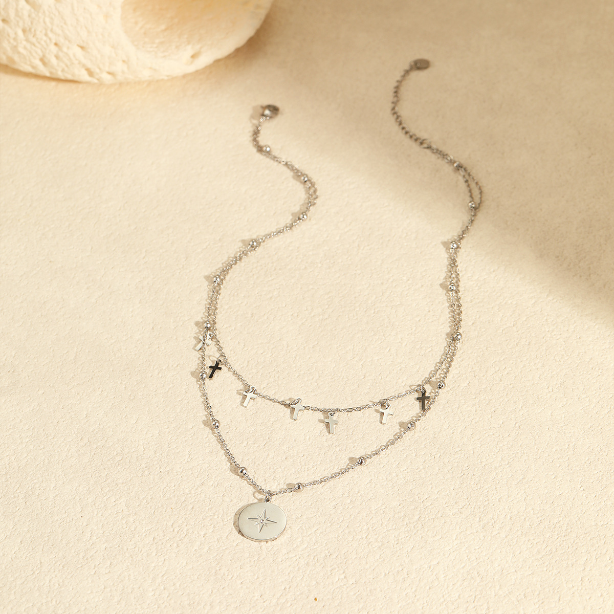 ヴィンテージ風ダブルレイヤークロスネックレス 防水ステンレス - Layered Pendant Necklace Aesthetic のレビューと価格