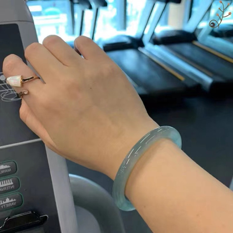 若者向けの細いブレスレット、天然の氷のような透明感のあるジェ - Bracelets のレビューと価格