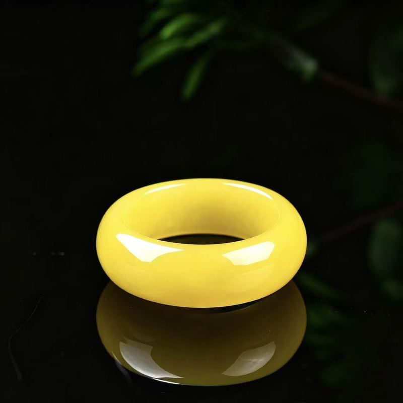 純正A級ジェダイトリング、鮮やかな黄色と豊かな色彩、精巧な翡 - Rings のレビューと価格