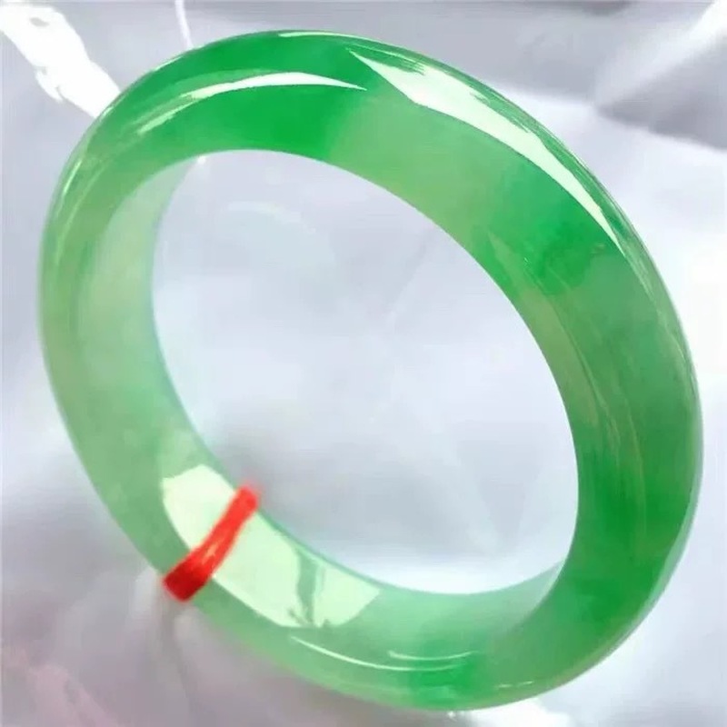 鮮やかな緑色の翡翠、花柄模様、若々しいスタイル、鮮やかな緑色 - Bracelets のレビューと価格