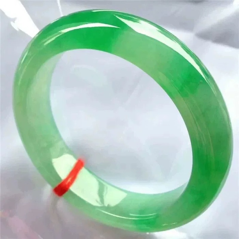 鮮やかな緑色の翡翠、花柄模様、若々しいスタイル、鮮やかな緑色 - Bracelets のレビューと価格