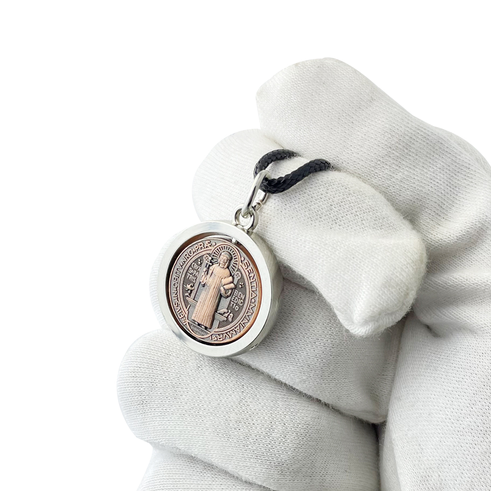 新しい聖ベネディクトメダルネックレス カトリック保護十字架ペ - Necklaces のレビューと価格
