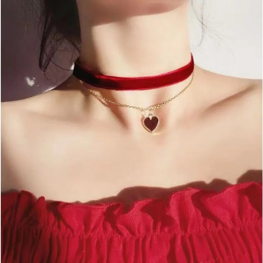 多層ブラックピーチハートペンダントチョーカー、ゴシックスタイ - Layered Pendant Necklace Aesthetic のレビューと価格