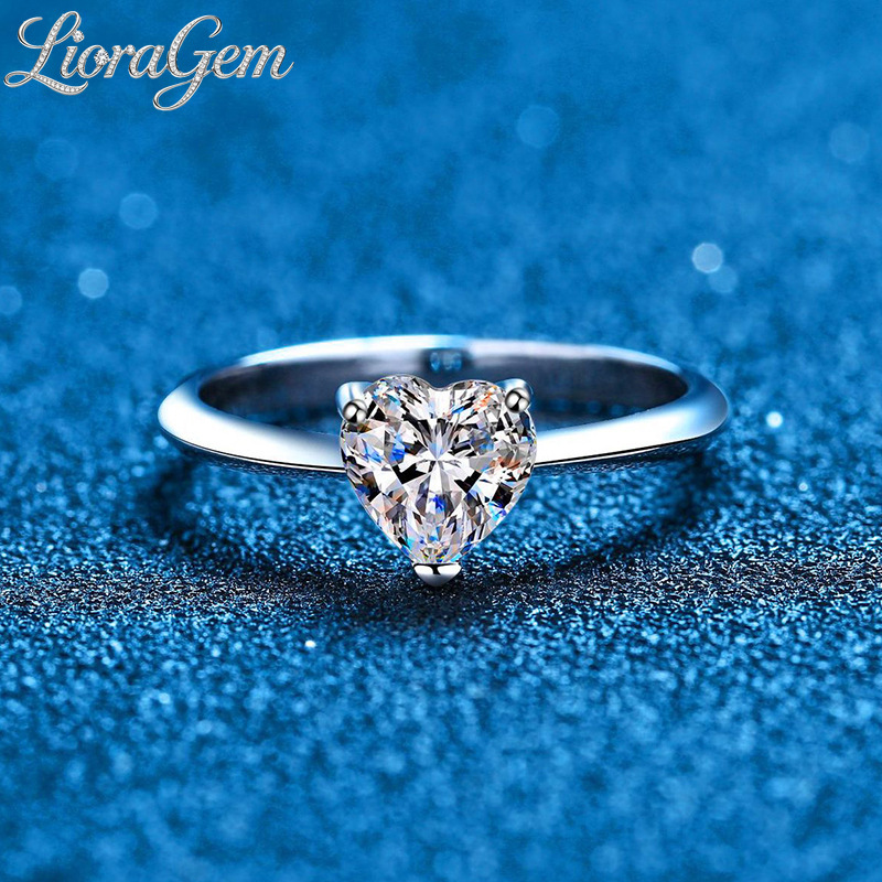 LioraGem 1 カラット ファンシーシェイプ モアサナ - Moissanite Engagement Ring 1 Carat のレビューと価格