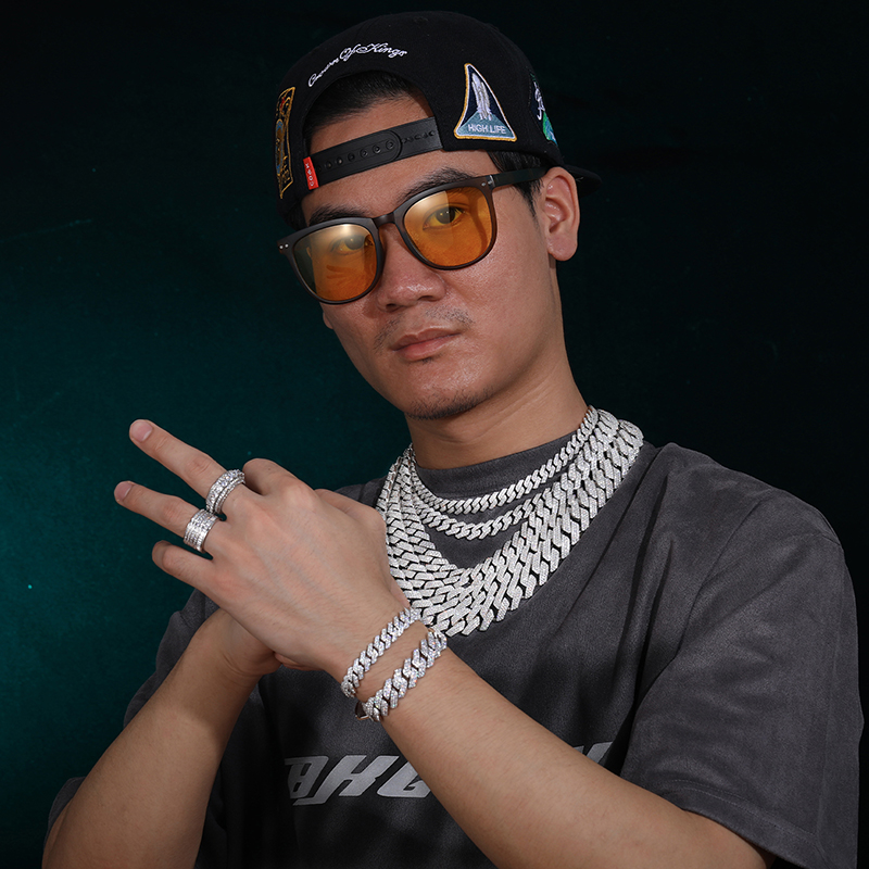 TUHE ユニセックス Dカラー モアサナイト キューバンチ - Cuban Link Chain 12Mm のレビューと価格