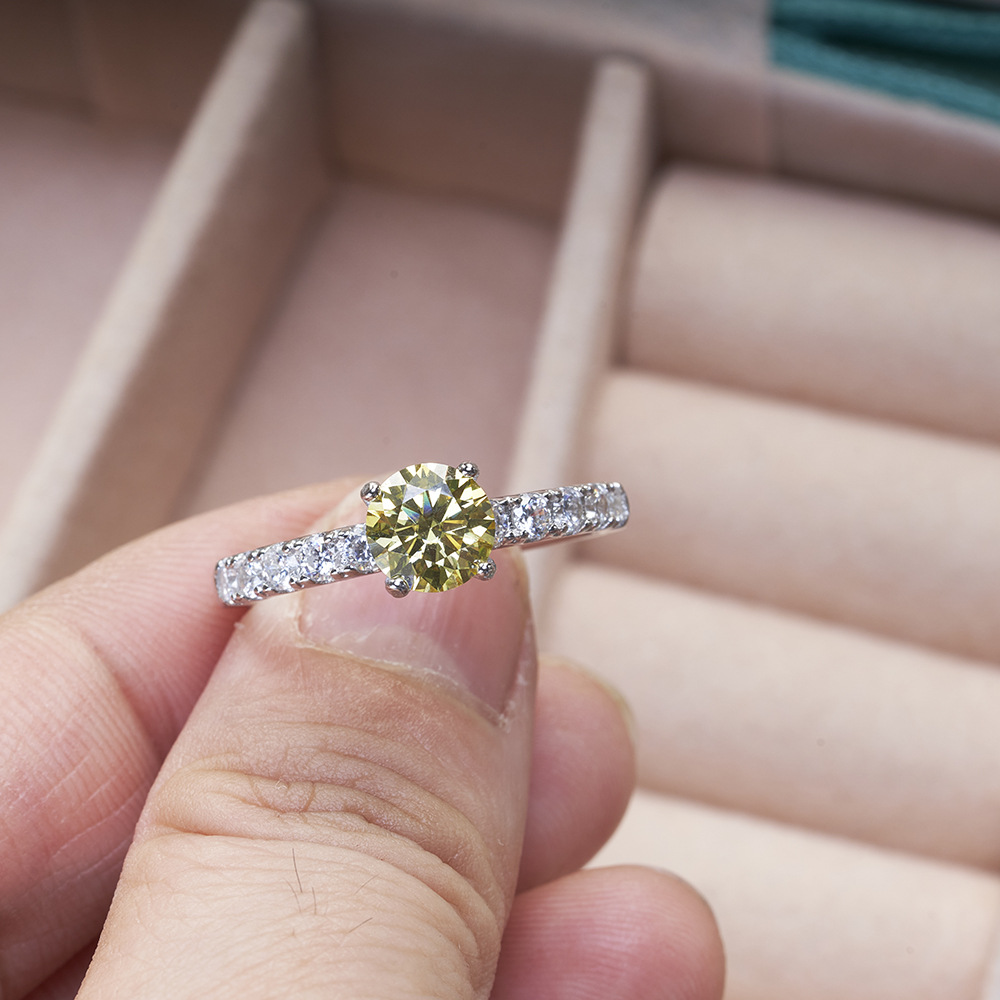 1カラット D VVS1 モアサナイトリング、S925 スタ - Moissanite Engagement Ring 1 Carat のレビューと価格