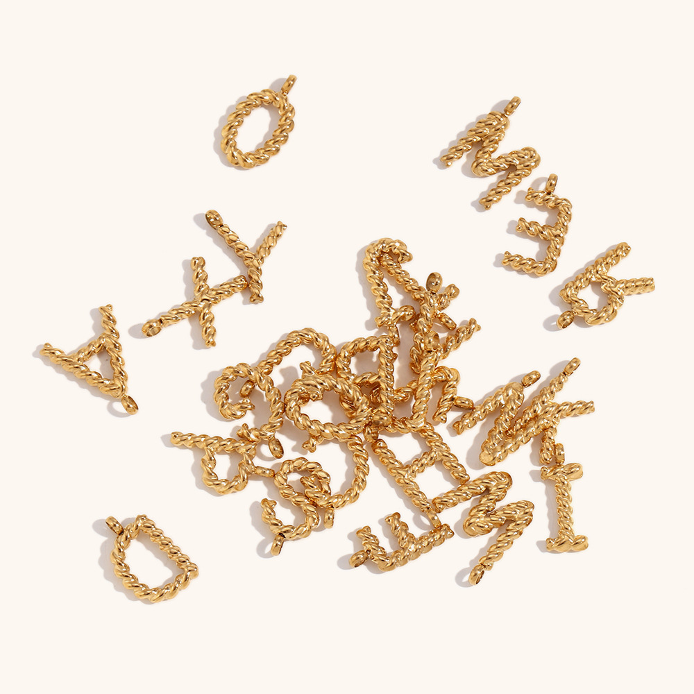 パーソナライズされた3Dレターネックレス、カスタムイニシャル - Initial Letter Necklace 18K Gold のレビューと価格