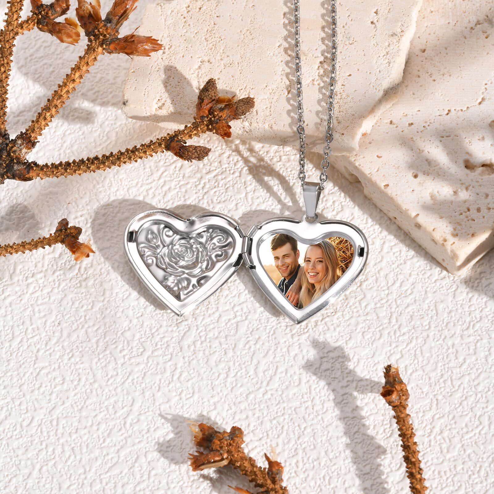 女性のためのパーソナライズされたハート型ペンダントネックレス - Custom Name Necklace Stainless Steel のレビューと価格