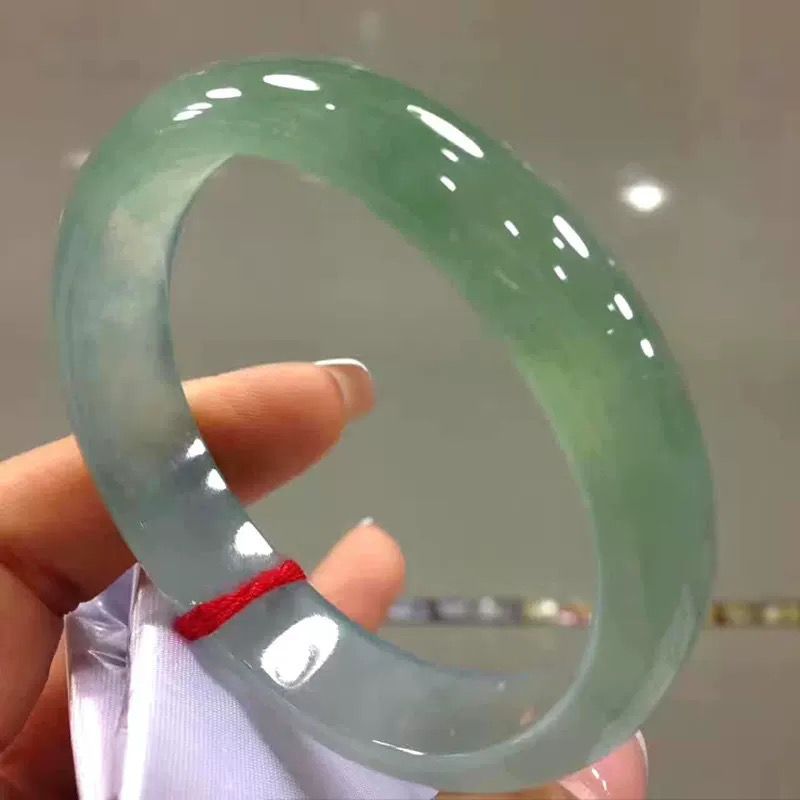 明るい油緑色の本物の丸玉翡翠ブレスレット、本物の古鉱山産アイ - Bracelets のレビューと価格