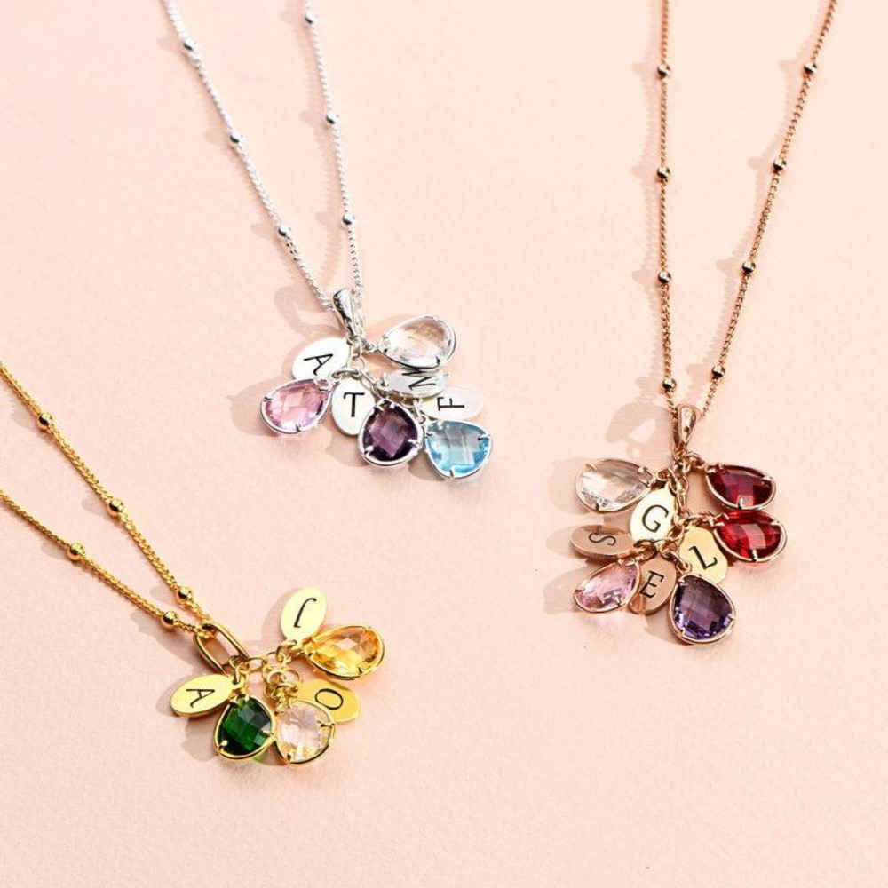女性のためのパーソナライズされた名前のペンダント,誕生石のイ - Initial Letter Necklace 18K Gold のレビューと価格