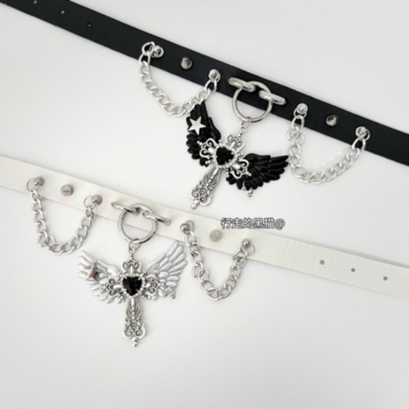 ゴシックサブカルチャー エンジェルウィングクロスペンダント  - Layered Pendant Necklace Aesthetic のレビューと価格