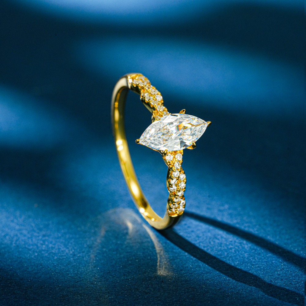 Lumira 100% 18K ゴールド マーキスカット 1 - Moissanite Engagement Ring 1 Carat のレビューと価格