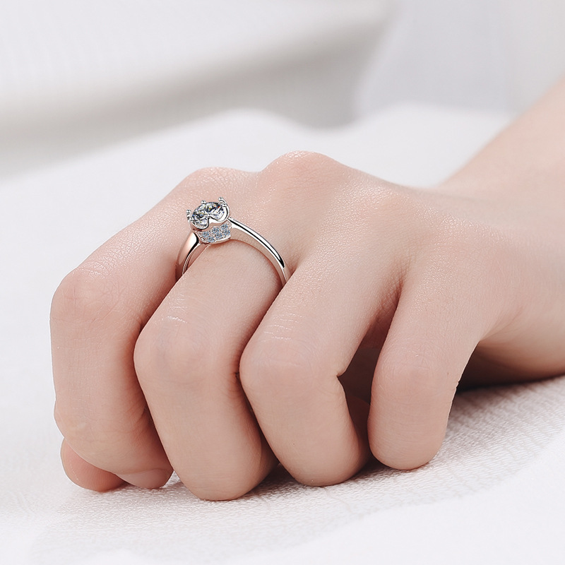 精巧なプラチナPT950製、輝く1カラットのモアサナイトリン - Moissanite Engagement Ring 1 Carat のレビューと価格